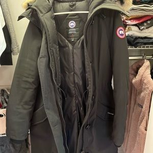 Canada Goose Rossclair Parka (Black, M size)